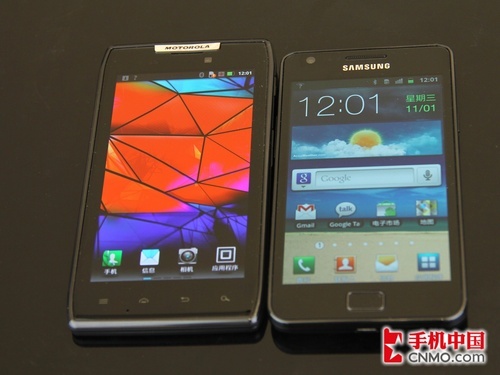 价格仅差10元摩托罗拉RAZR对比I9100(7)