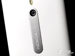 白色Lumia 800 