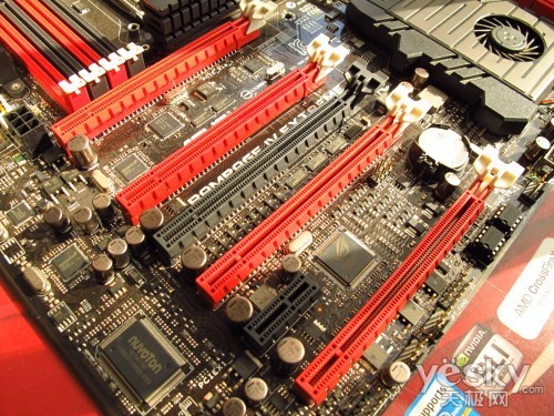 SNB-E平台最强主板 华硕ROGX79板皇报价49