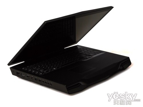谁与争锋 戴尔Alienware M18x游戏本评测