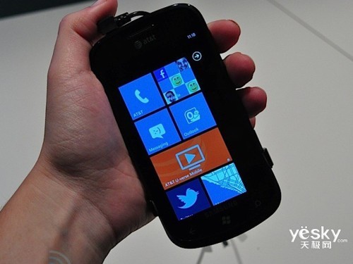 手机市场上的Focus 三星i917报价仅1350元_手