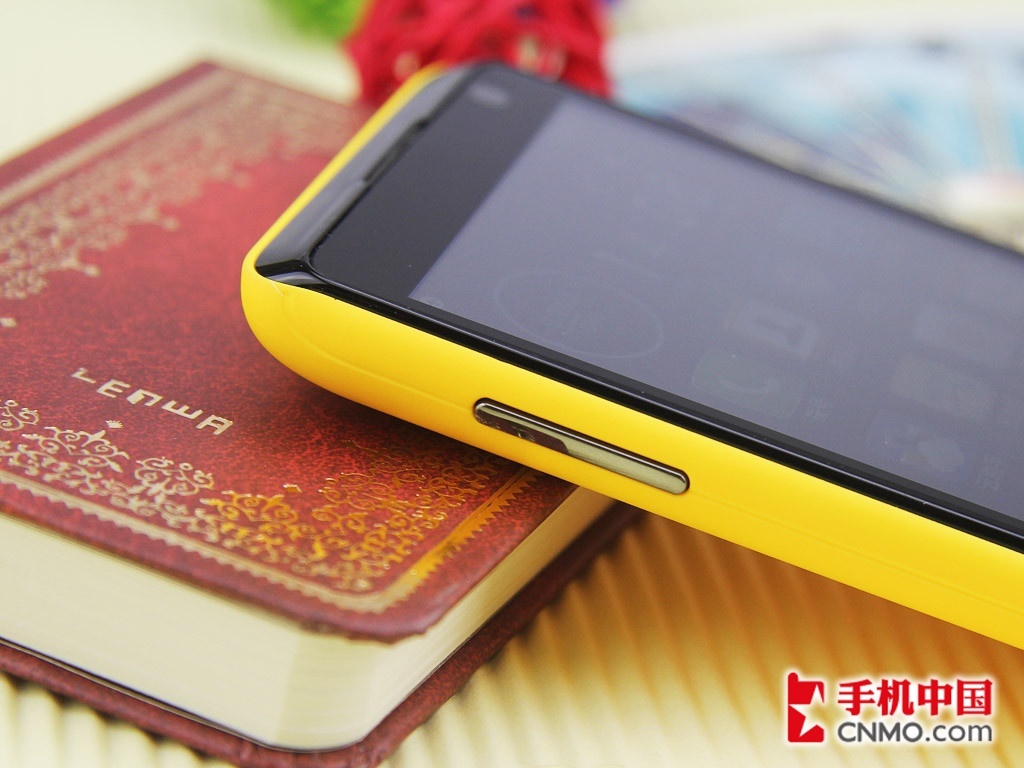 Tegra2双核新机 天语大黄蜂W806图集_手机