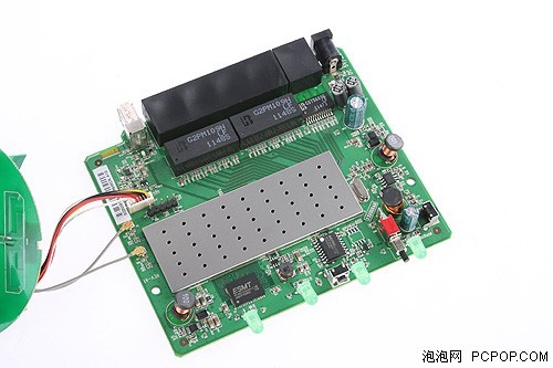 首款家居范 试用D-Link六天线无线路由_数码