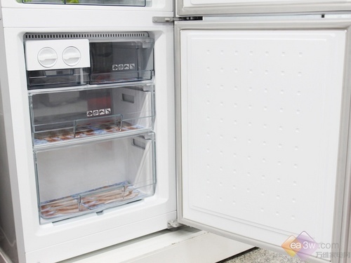 2011新上市 美的6F全能冰箱亮相卖场
