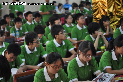 华硕大学生IT科普志愿者培训圆满结束_笔记本