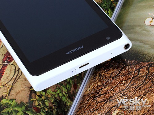 后WP7时代智能旗舰诺基亚Lumia900评测