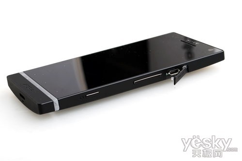 细腻大屏双核 索尼LT26i行货仅售3199元_手机