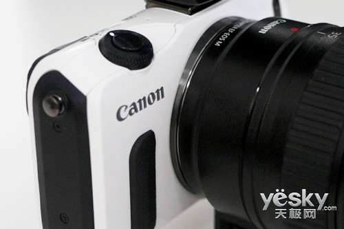 另一个EOS全新开始 佳能首款微单相机抢评_数