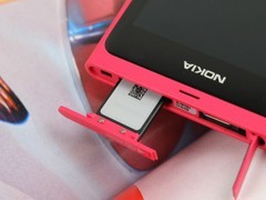 诺基亚 N9 粉色 卡槽图 
