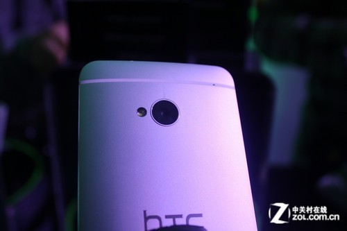 /UI/Чȫ߸ HTC One 