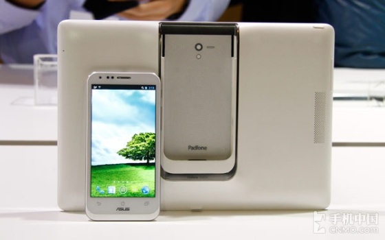 四核变形手机华硕PadFone2现场体验