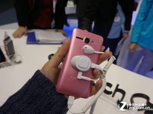 推粉色系外壳 阿尔卡特Star新机MWC亮相