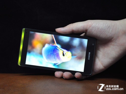 灵睿透明带归来 索尼触控智能新机M35h评测(2