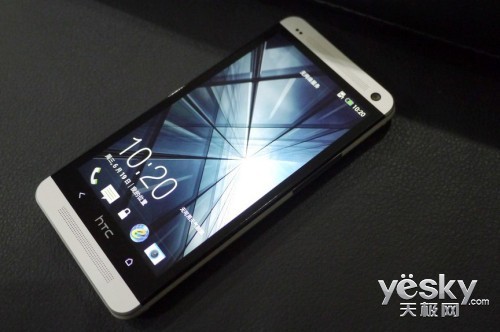 铝合金材质电信版HTC四核智能One评测