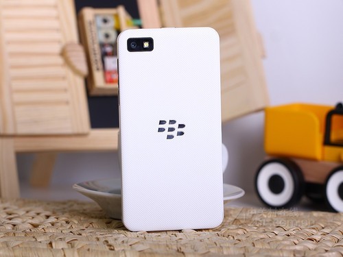 再跌500元？ 黑莓Z10今日抄底已跌破4K 