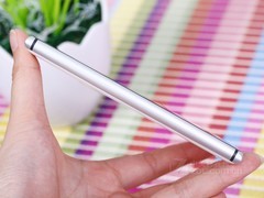 小屏还未死4.5英寸内单手操作手机推荐(2)