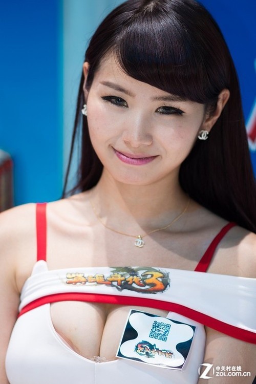 一大波<em>妹子</em>来袭 2013年ChinaJoy八大美女_数