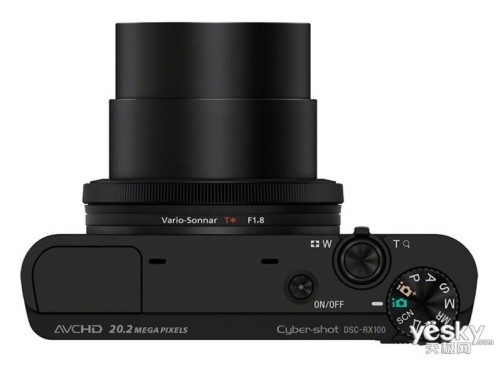 尽显专业魅力索尼黑卡™相机RX100报3499元