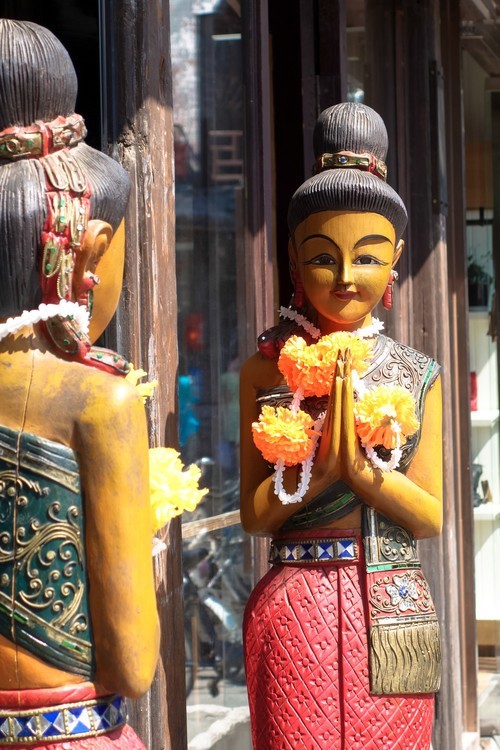 高画质+大光圈索尼QX100街拍后海人文