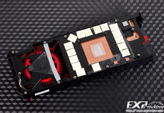 扒光新旗舰:Radeon R9 290X全面拆解