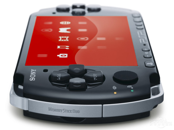 经典掌上游戏机 索尼PSP3000仅售750元_数码