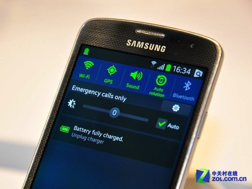 界面风格曝光 三星中兴Tizen原型机现身
