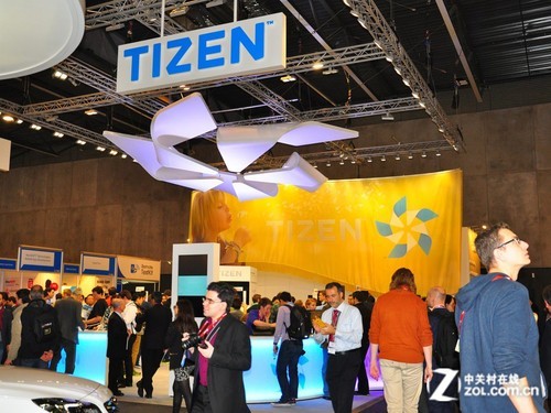 界面风格曝光 三星中兴Tizen原型机现身