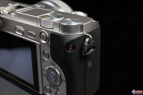 叫板无反最快对焦 索尼微单A6000评测