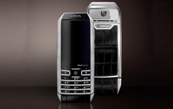 知名腕表品牌豪雅打造奢华手机:太阳能电池|豪