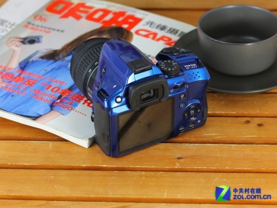 宾得 K-30蓝色 外观图