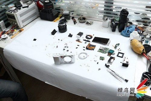 全铝机身数码心徕卡T机身镜头拆解全纪录