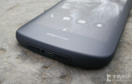 价格超iPhone 双面屏幕YotaPhone2评测 