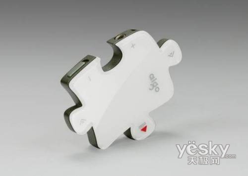 机器猫带Hello Kitty玩 非主流造型MP3搜罗