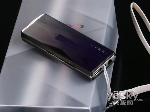 水晶炫美设计MP3 时尚纯音质OPPO X1评测_