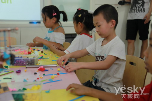 谁是创意宝贝 佳能双闪存DV彩陶DIY活动纪实