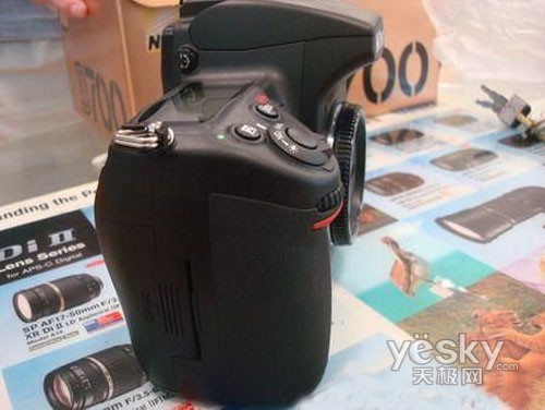 中端单反数码相机尼康D700促销价13000元