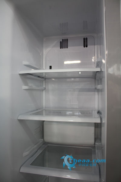 让冷藏室活起来新飞对开门冰箱热销中