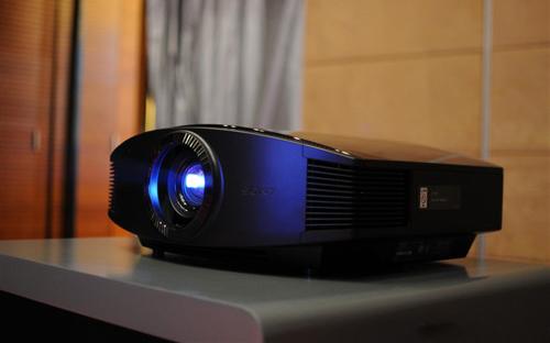 3D影像方兴未艾 普及之路坎坷何期?_家电