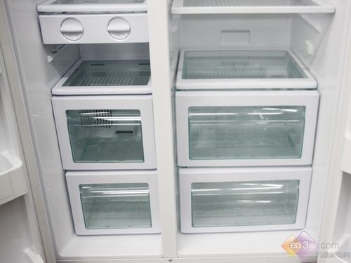 家电下乡火热进行海尔对开门冰箱低价卖