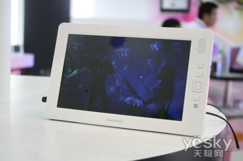 Computex2011GADMEI佳的美展台3D视频播放