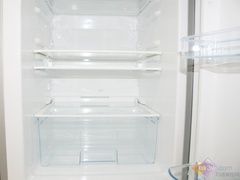 8系晶影玻璃門(mén)博世三門(mén)冰箱受關(guān)注