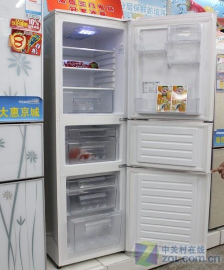 阶梯式门上空间海信三开门冰箱2499元