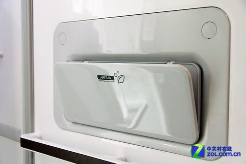 2012玩概念LG衣物管理器闪耀CES展会