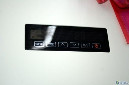 精确控温设计卡萨帝三门冰箱现5980元