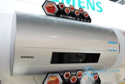 细心的朋友可能会发现这款热水器的控制面板与