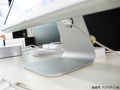 行货5600元苹果绝美20吋宽LCD狂降价
