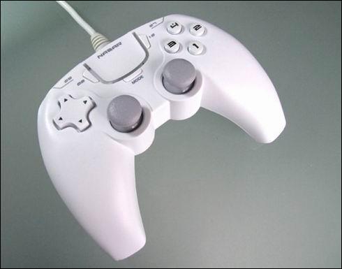 休闲娱乐好装备:NAZAR南极V44双振动游戏手柄