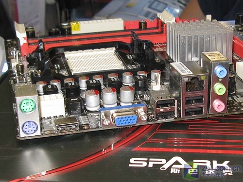 ���ı���1.7GHz�ڳ�DX10�彵��399Ԫ
