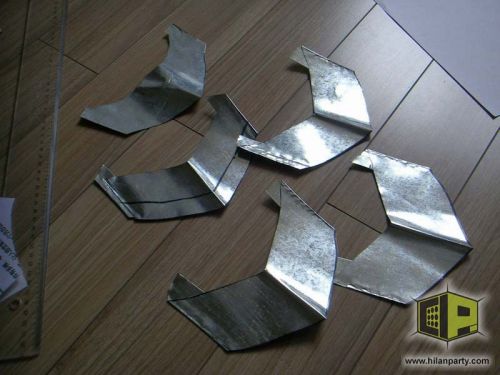 按照纸样制作镀锌板盔甲