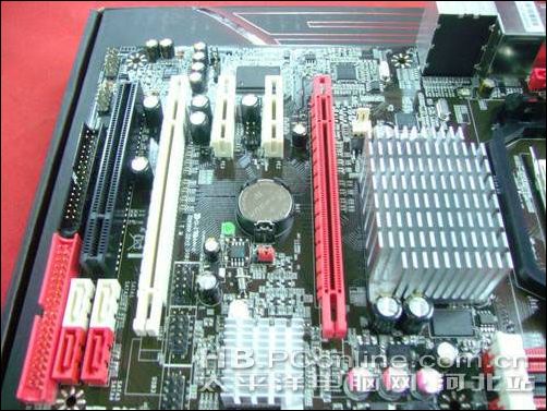 790GX�º���˹�ʹ��BA240�ͼ۵ǳ�